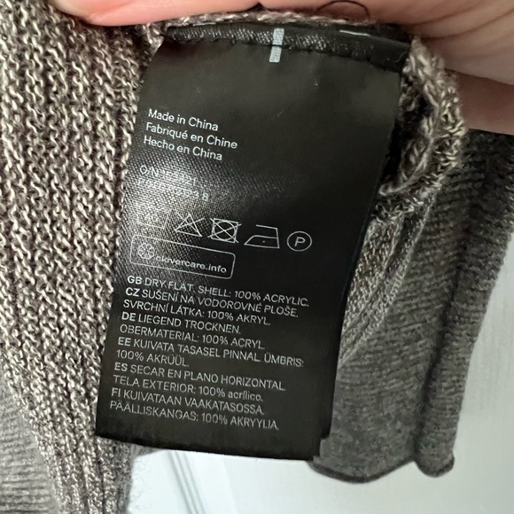 H&M | gray sweater - L - Picture 4 of 5
